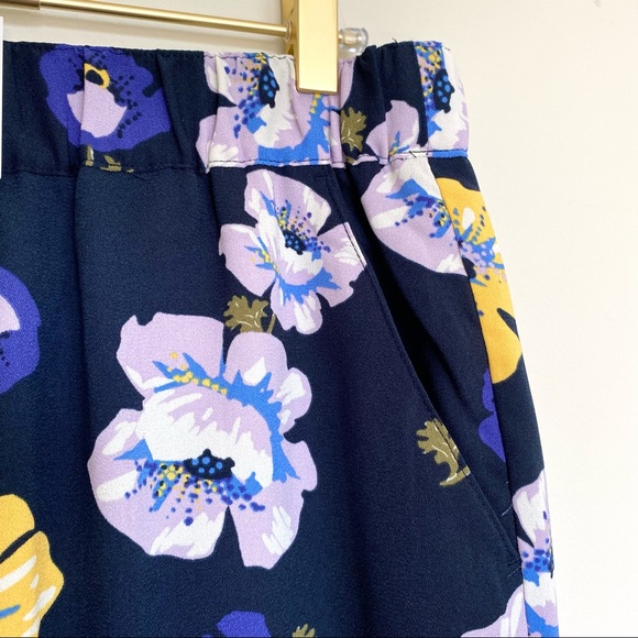 NWT LOFT Size S High Waisted Wide Leg Pants Navy Floral - Picture 3 of 6